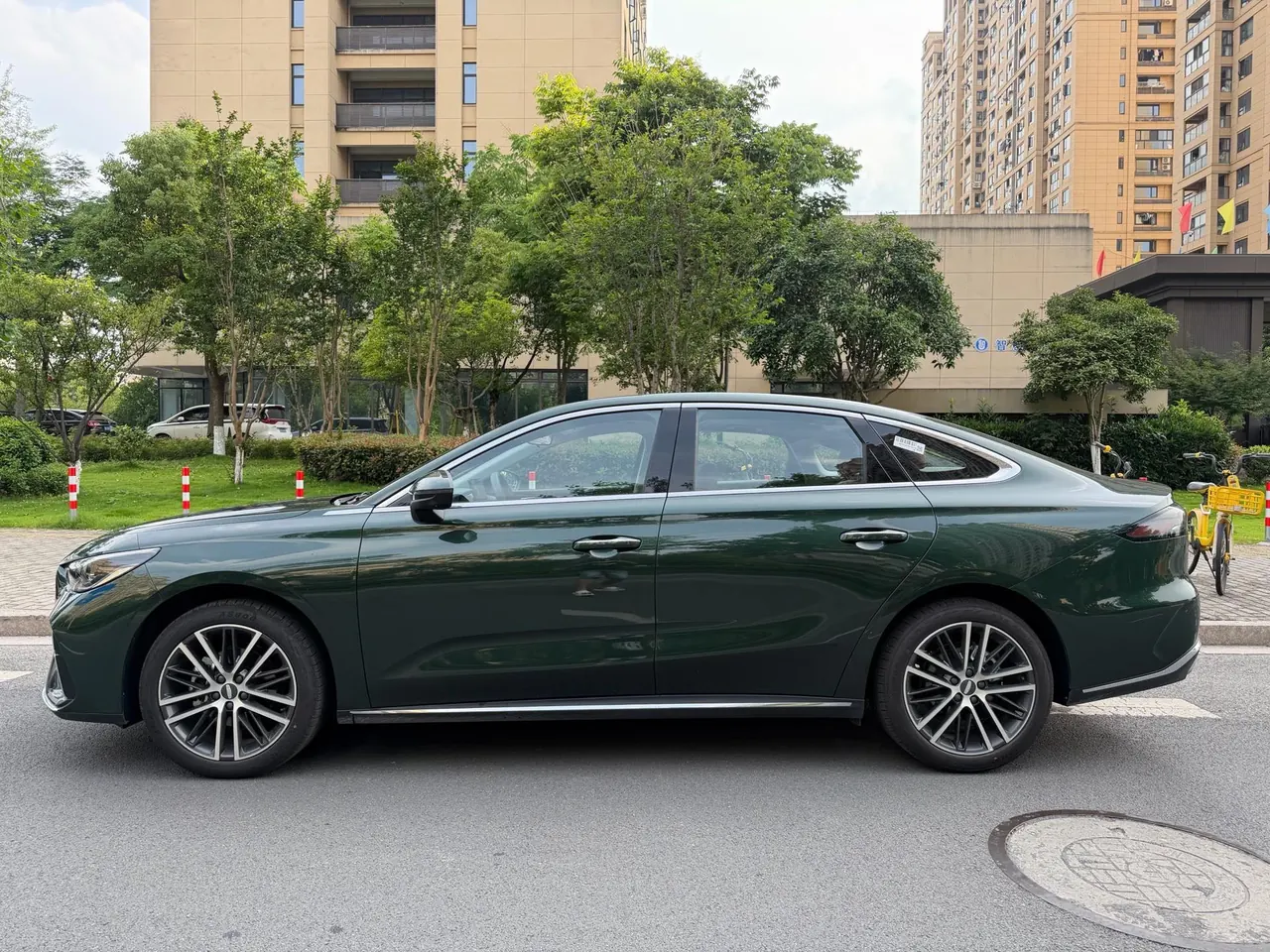 Geely 2026 Emgrand – Sedan 1.5T Flagship Automatic 7