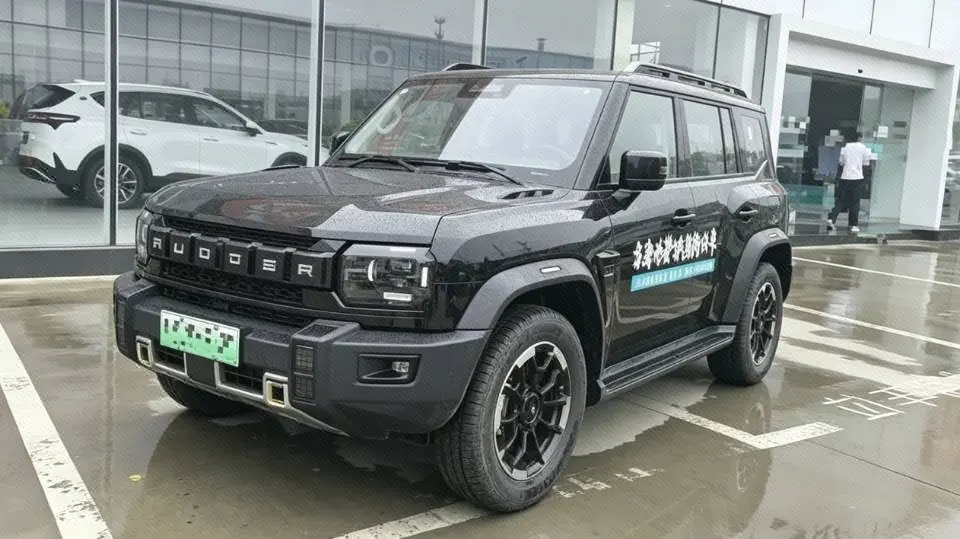 打开图片灯箱:Jetour 2026 Traveler C- DM 1.5T 211km XWD Huawei Gankun Zhijia Automatic Transmission