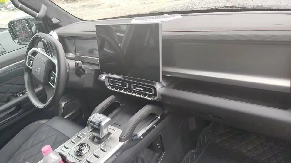 Jetour 2026 Traveler C- DM 1.5T 211km XWD Huawei Gankun Zhijia Automatic Transmission 5