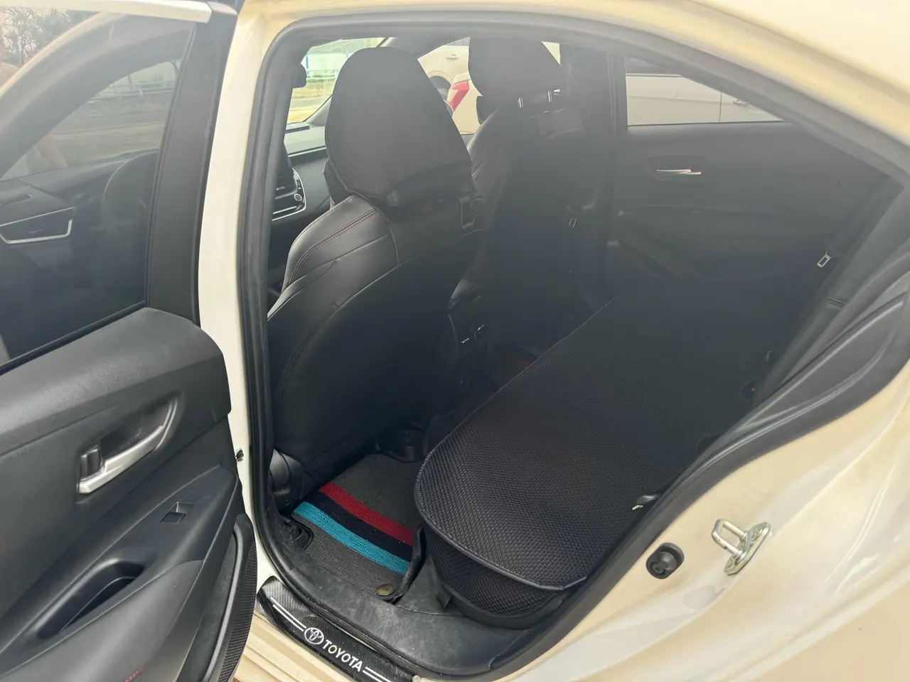 Toyota 2022 Lei Ling 1.2T Stepless 185T Sports Edition Automatic Gear 3