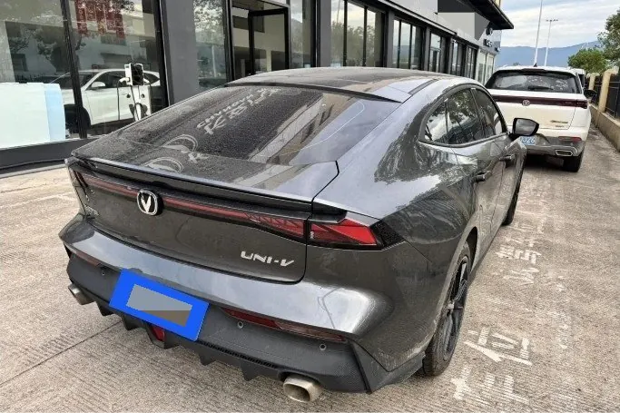 ChangAn 2024 UNI-V 1.5T High Energy Edition Automatic Gear 2