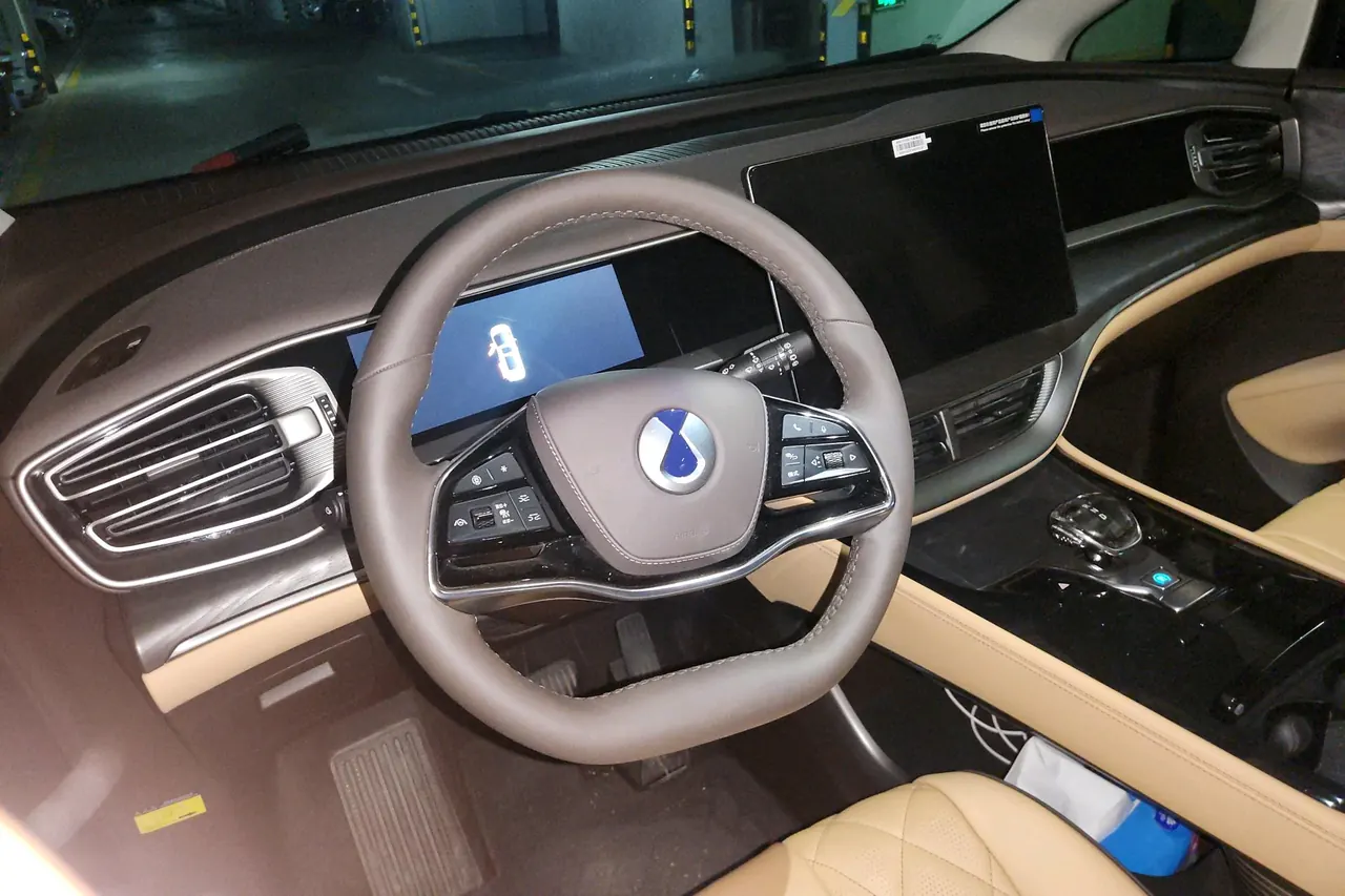 Denza 2025 Denza D9 DM-i 1.5T stepless intelligent driving version 1020 four-wheel drive exclusive automatic transmission 5