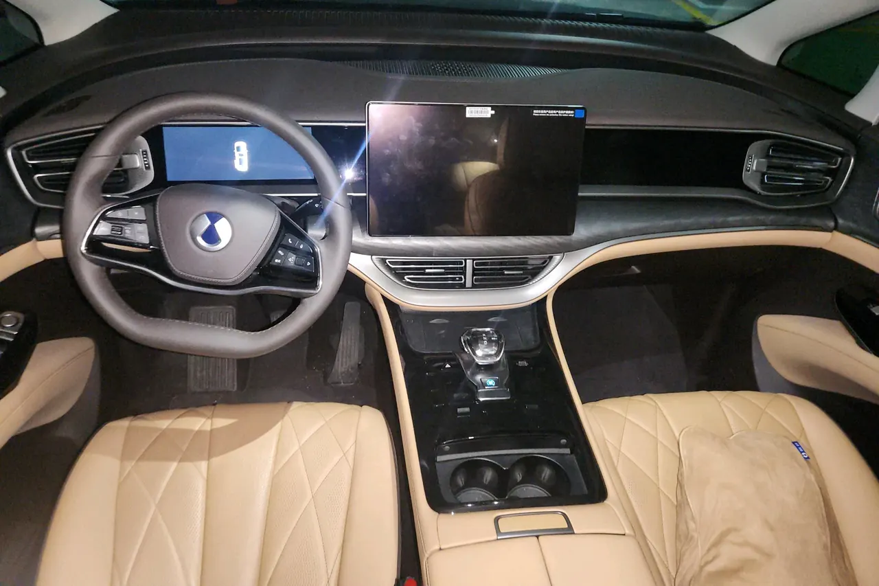 Denza 2025 Denza D9 DM-i 1.5T stepless intelligent driving version 1020 four-wheel drive exclusive automatic transmission 6