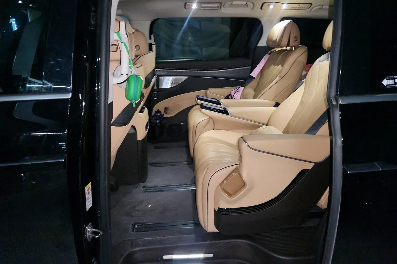 Denza 2025 Denza D9 DM-i 1.5T stepless intelligent driving version 1020 four-wheel drive exclusive automatic transmission 7