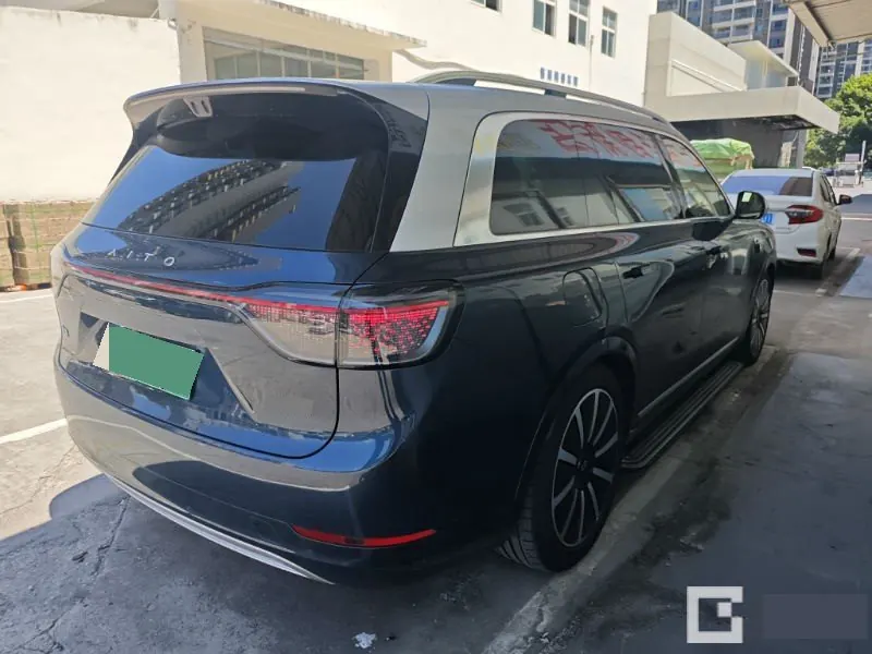 AITO 2025 AITO M9 extended range Ultra version 52kWh5 seat version automatic gear 2