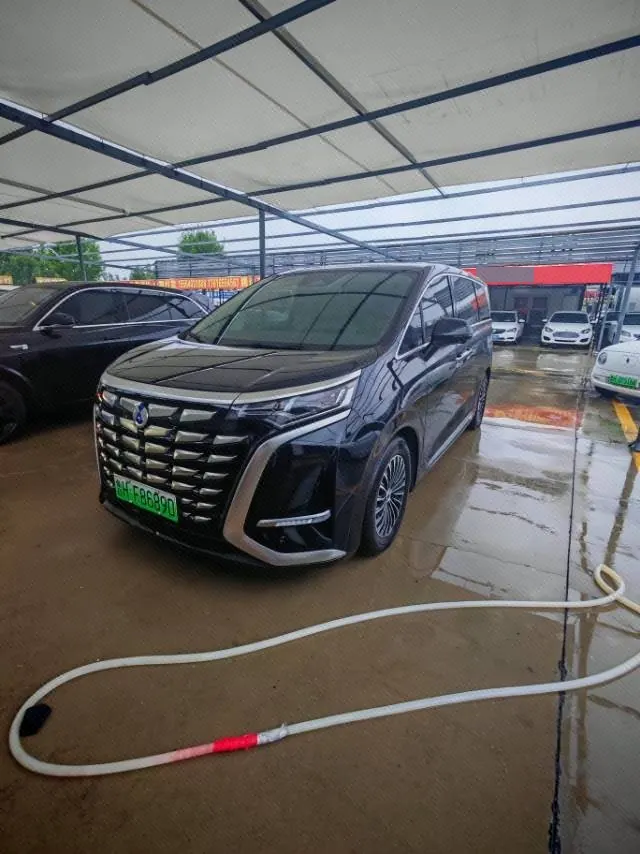 Open image lightbox: Denza 2024 Denza D9 DM-i 1.5T Stepless 980 Four-wheel Drive Honorable Automatic Gear