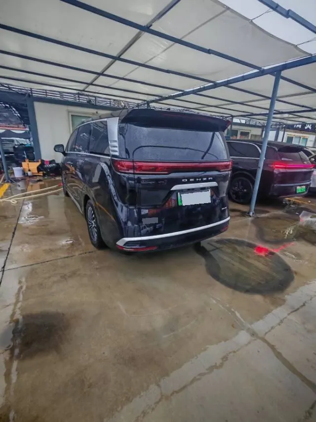Denza 2024 Denza D9 DM-i 1.5T Stepless 980 Four-wheel Drive Honorable Automatic Gear 4