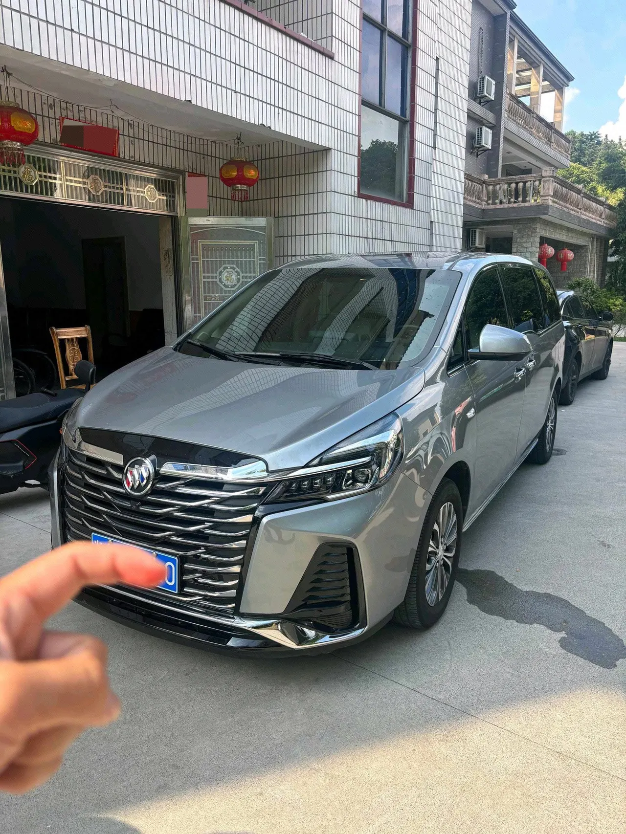 Open image lightbox: Buick 2023 GL8 Land Business Class 48V 2.0T 652T Luxury Automatic Gear