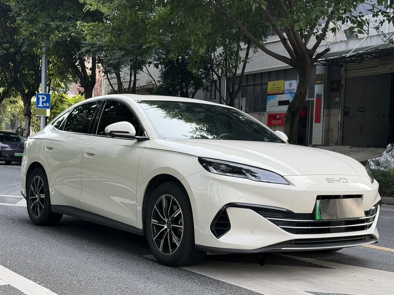BYD 2024 Seal 06 DM-i 1.5 Stepless 120KM Honorable Automatic Gear 3