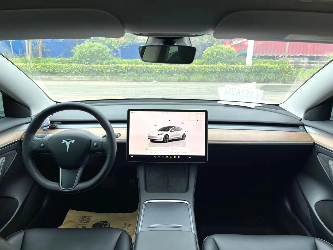 打开图片灯箱:Tesla 2022 Model 3 rear-wheel drive version of automatic transmission