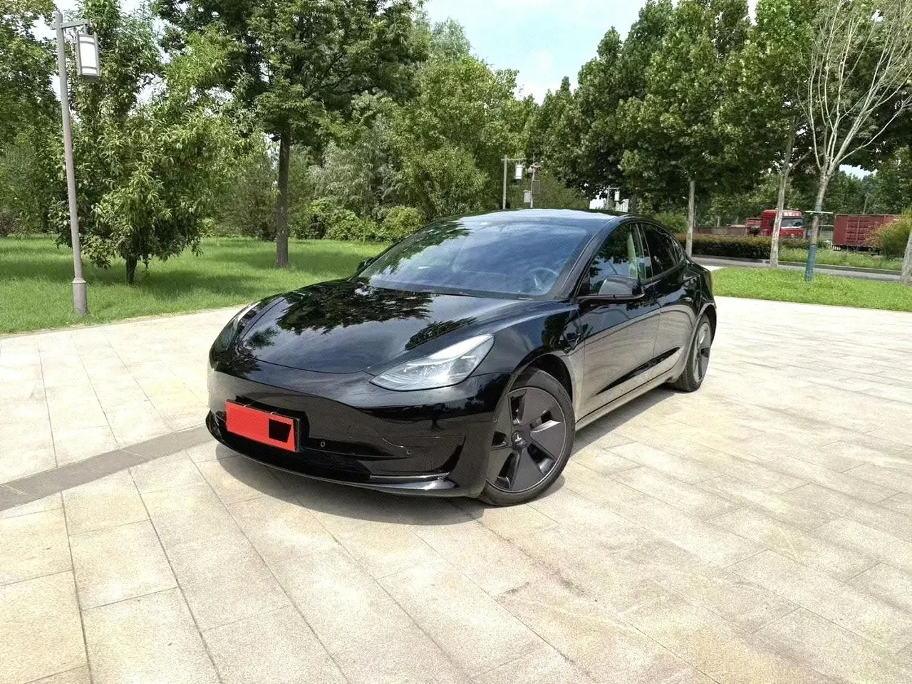 打开图片灯箱:Tesla 2022 Model 3 rear-wheel drive version of automatic transmission