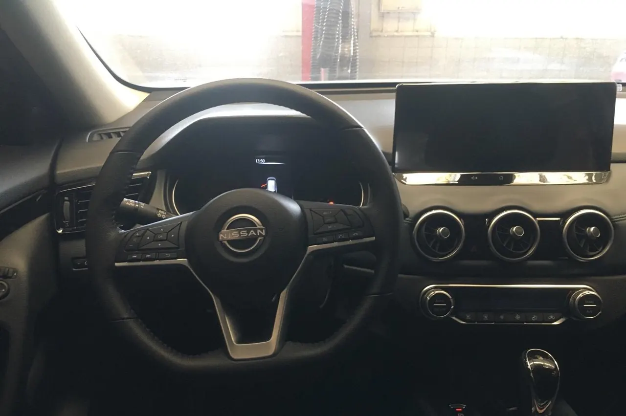 Nissan 2025 Qijun Honor 2.0 Stepless Two-Drive Leading Edition Automatic Transmission 4