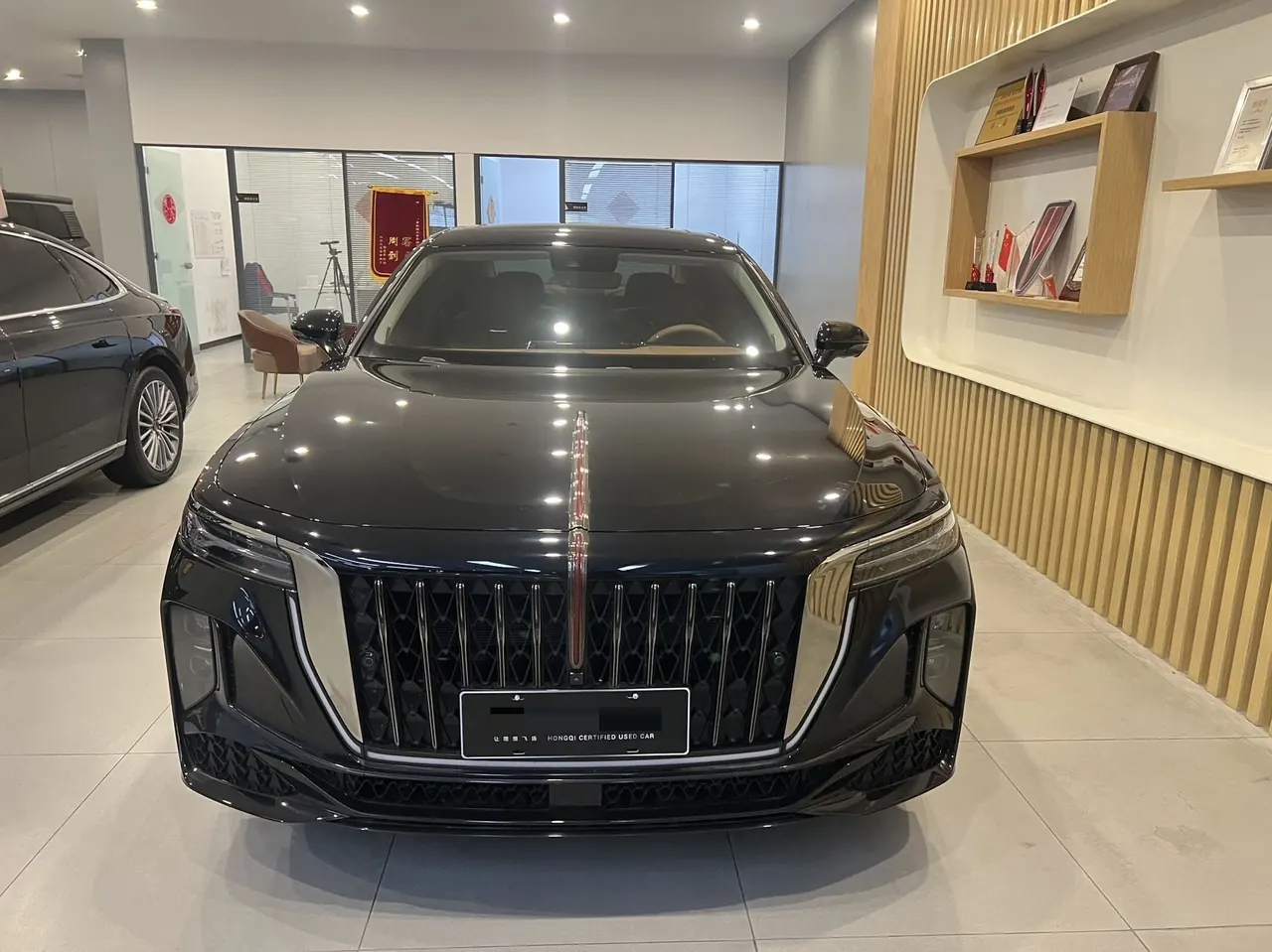 HongQi 2024 H9 48V 2.0T Flag Enjoy Private Fashion Edition Automatic Gear 2
