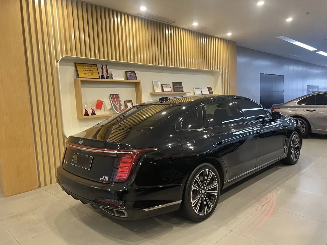 HongQi 2024 H9 48V 2.0T Flag Enjoy Private Fashion Edition Automatic Gear 6