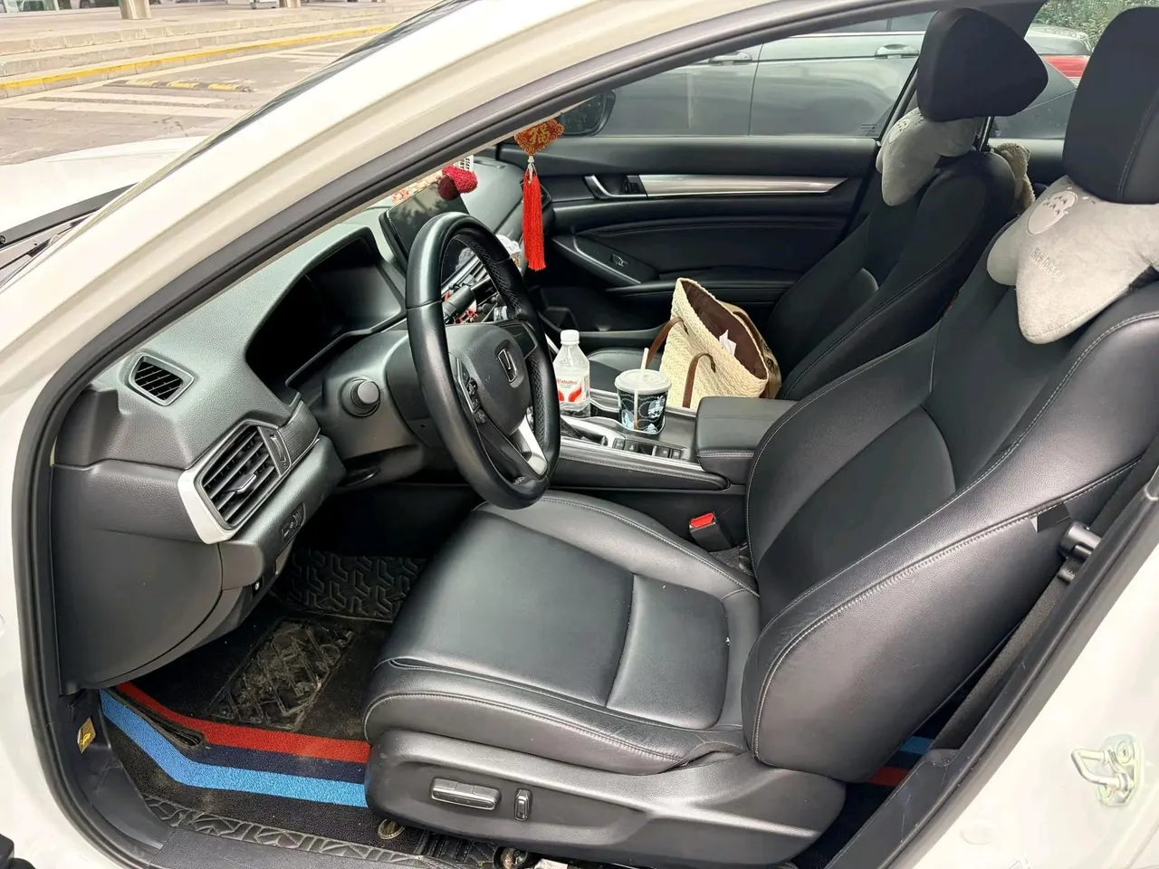 Honda 2022 10th Generation Accord 1.5T Stepless 260TURBO Deluxe Automatic Gear 2