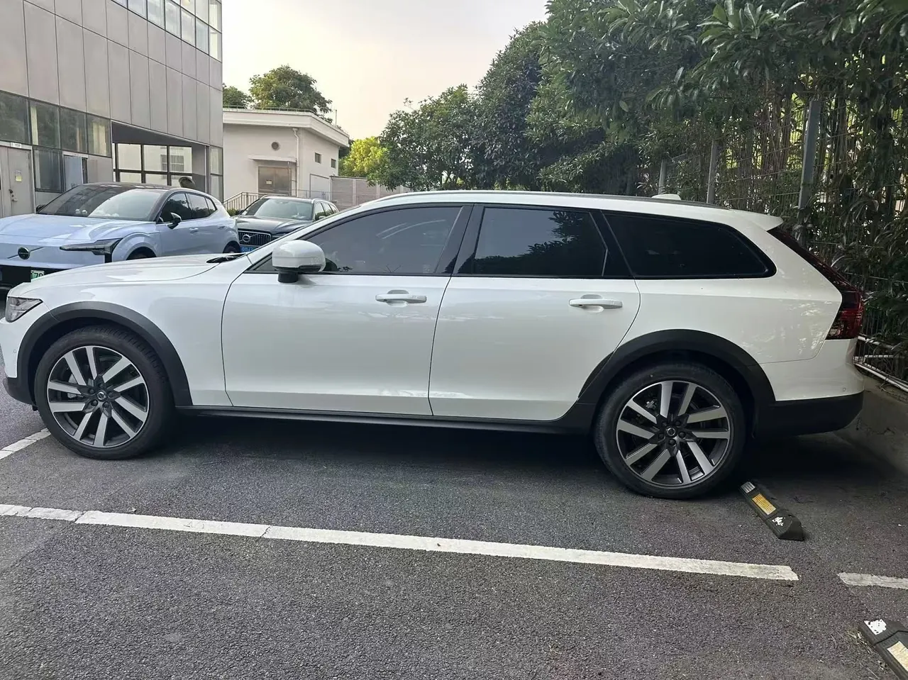 Volvo V90 (Imported) 2020 V90 Cross Country 2.0T T5 AWD Smart Edition Automatic Gear 2