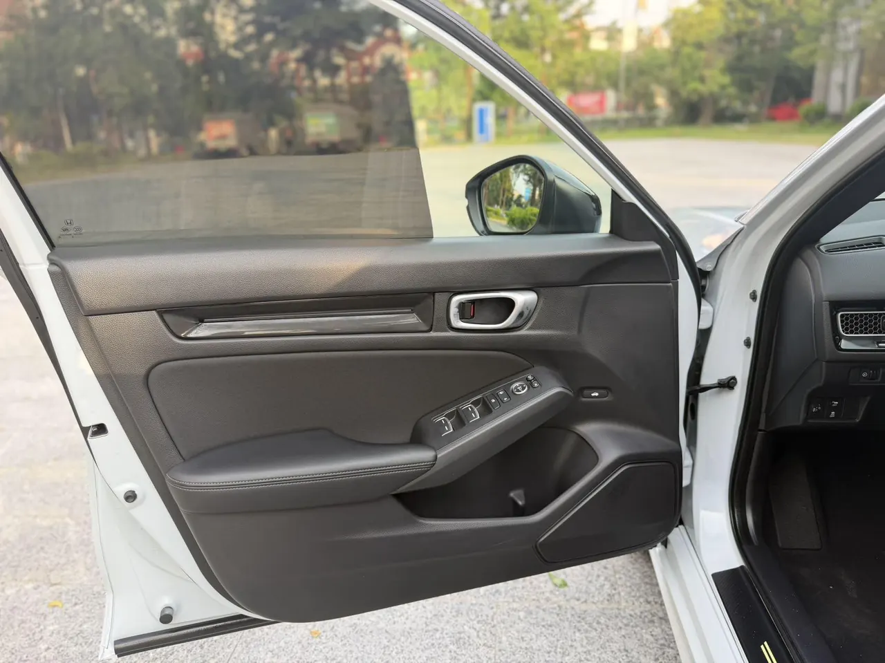 Honda 2025 Civic e:HEV 2.0 Stepless Pro Automatic Gear 4