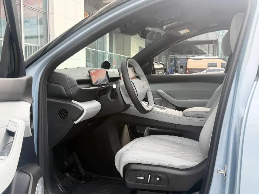 NIO 2025 ES6 75kWh automatic gear 9