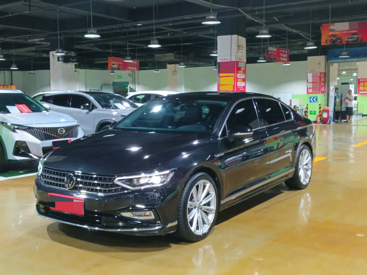 Open image lightbox: Volkswagen 2024 Magotan 2.0TSI 330TSI 2 million luxury automatic gear