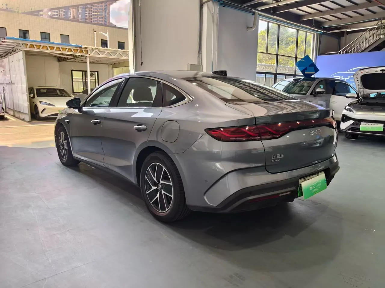 BYD 2025 Qin L DM-i 1.5 stepless smart driving version 120KM Exceed automatic gear 3
