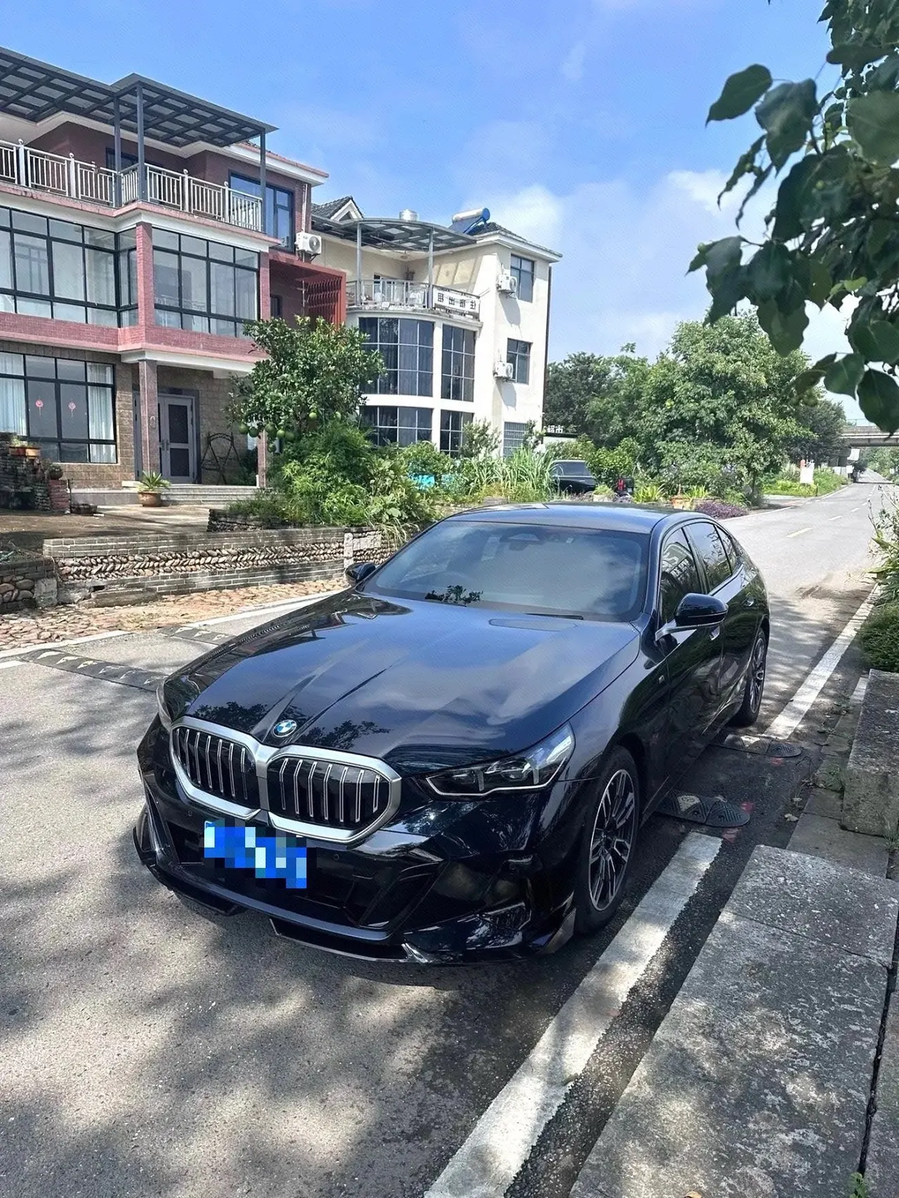 Open image lightbox: BMW 5 Series 2025 530Li 48V 2.0T Leading M Sports Suit Automatic Gear