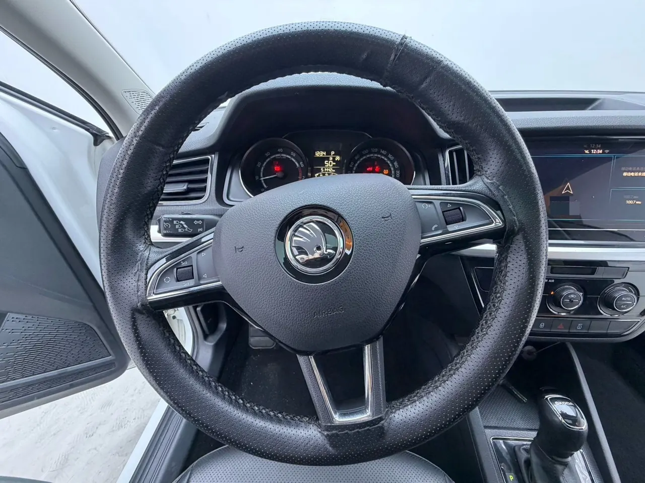 Skoda 2022 Komick 1.5 Comfortable Edition Automatic Gear 7