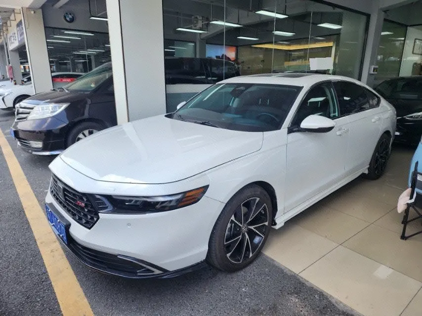 打开图片灯箱:Honda 2023 11th Generation Accord 1.5T Stepless 260TURBO Excellent Automatic Gear