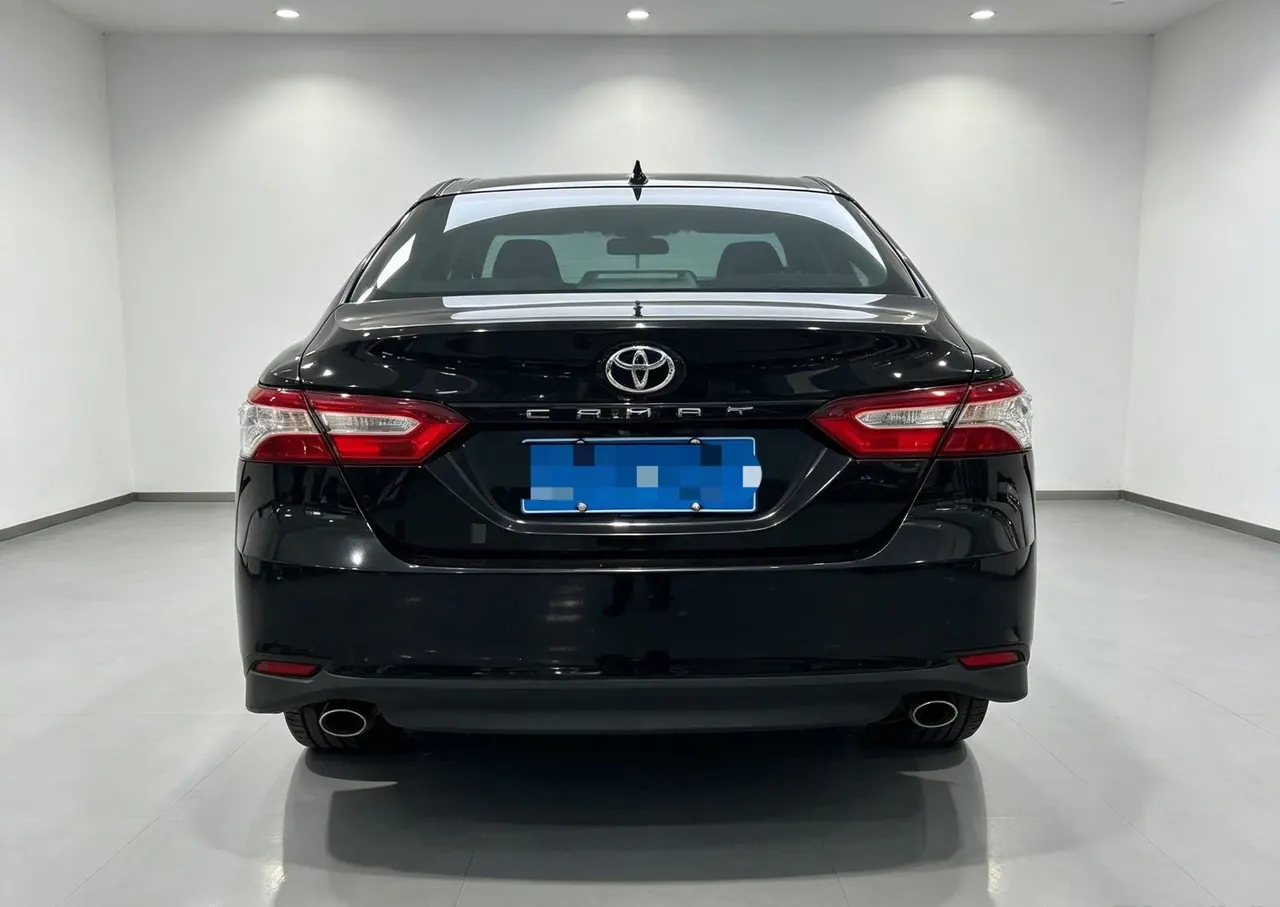 Toyota 2023 Camry 2.0GVP Stepless Leading Edition Automatic Gear 3