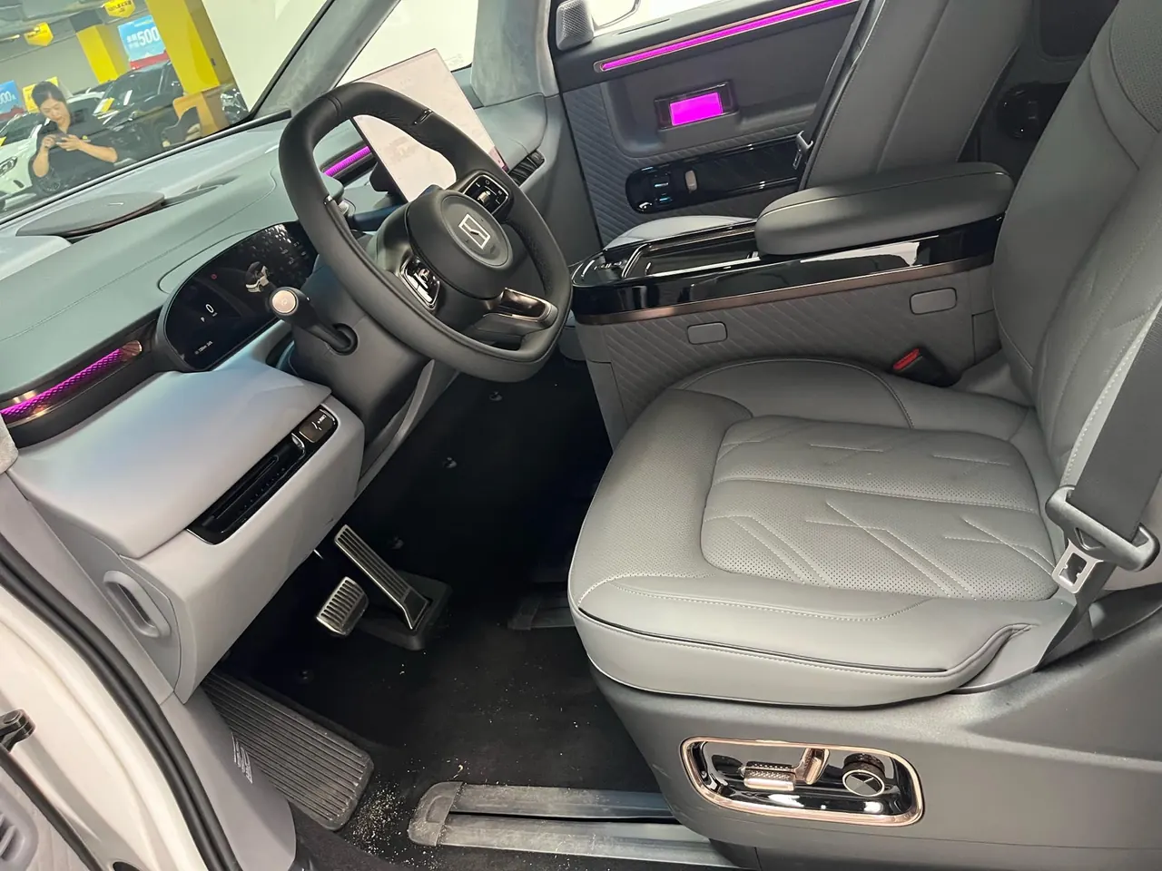 Zeekr 2025 Zeekr MIX Smart Driving Edition Automatic Transmission 2