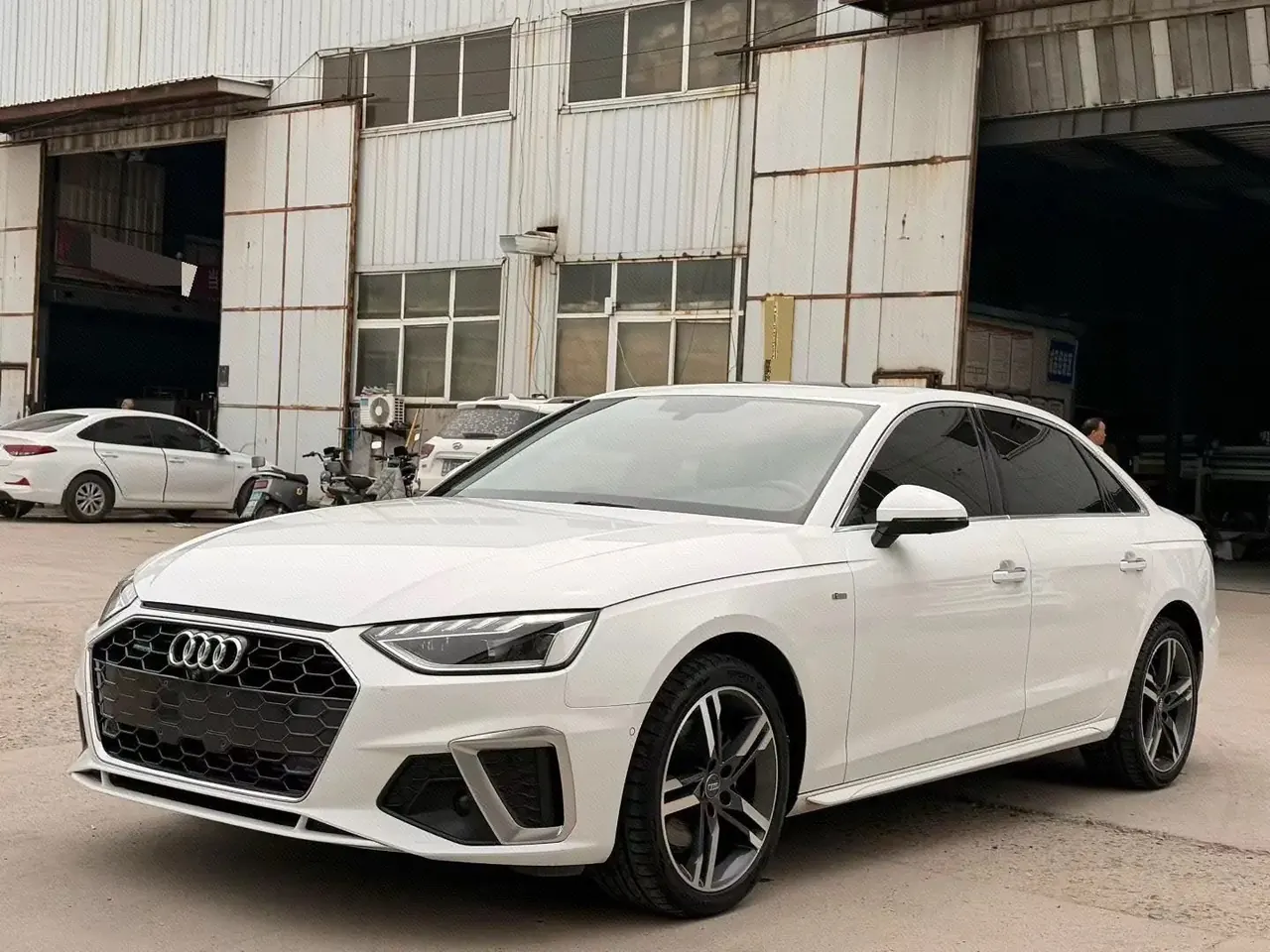 Open image lightbox: Audi 2020 A4L 2.0TFSI 40TFSI Fashion Dynamic Automatic