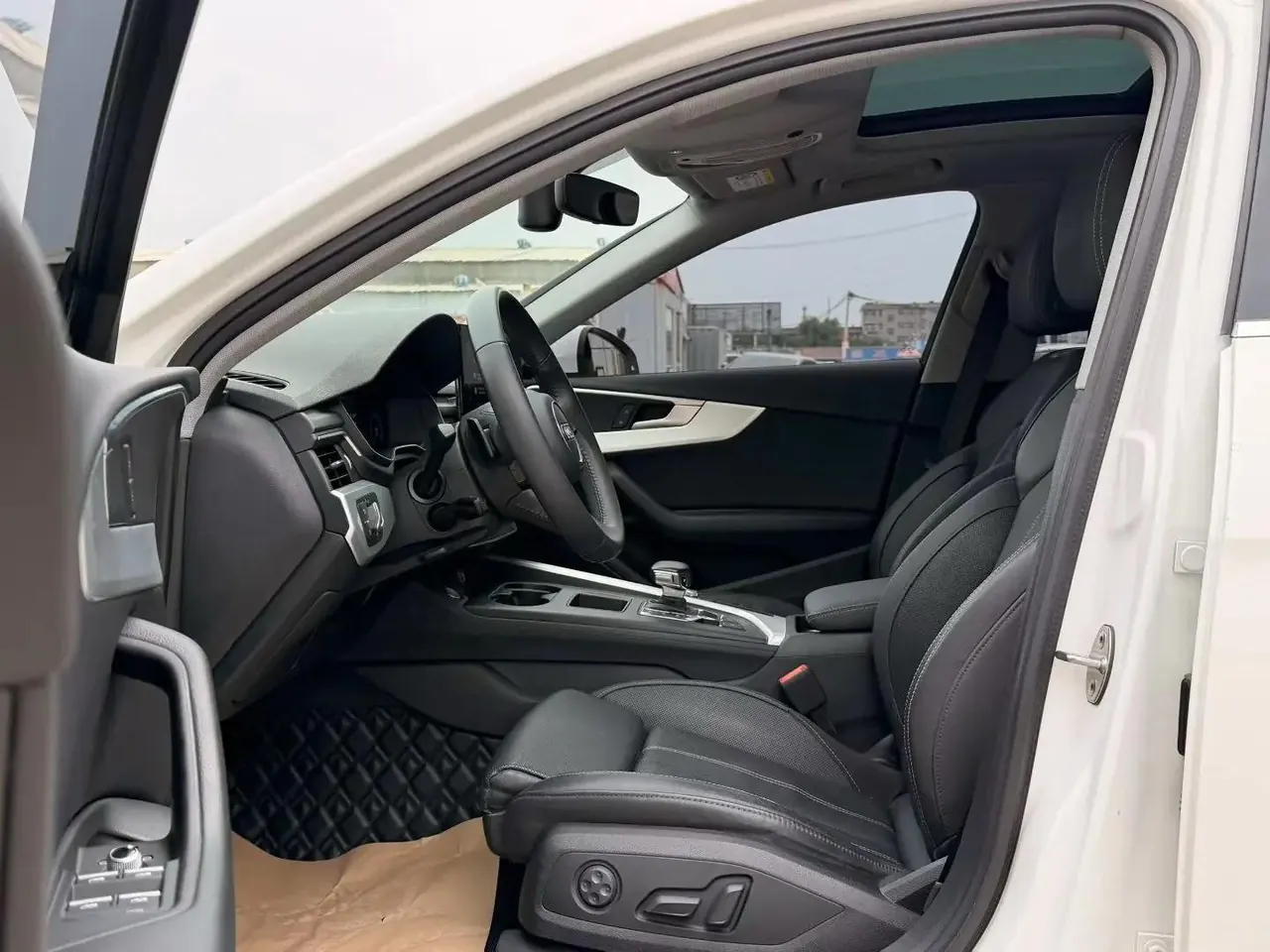 Audi 2020 A4L 2.0TFSI 40TFSI Fashion Dynamic Automatic 2