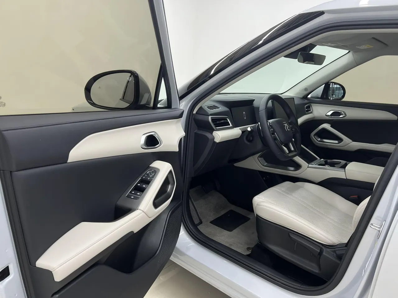 BYD 2025 Yuan UP Smart Driving 401KM Vital Automatic Gear 10