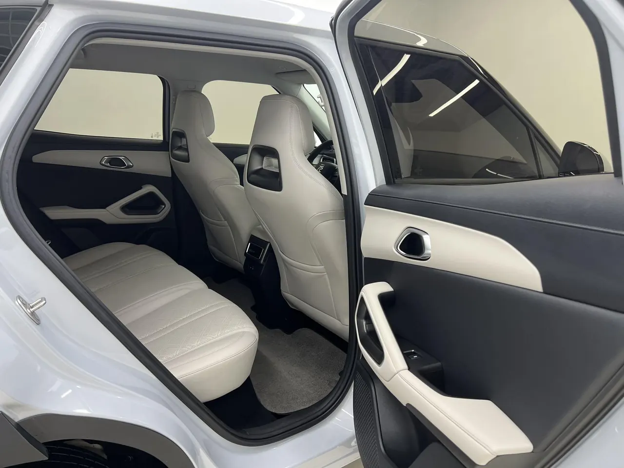 BYD 2025 Yuan UP Smart Driving 401KM Vital Automatic Gear 12