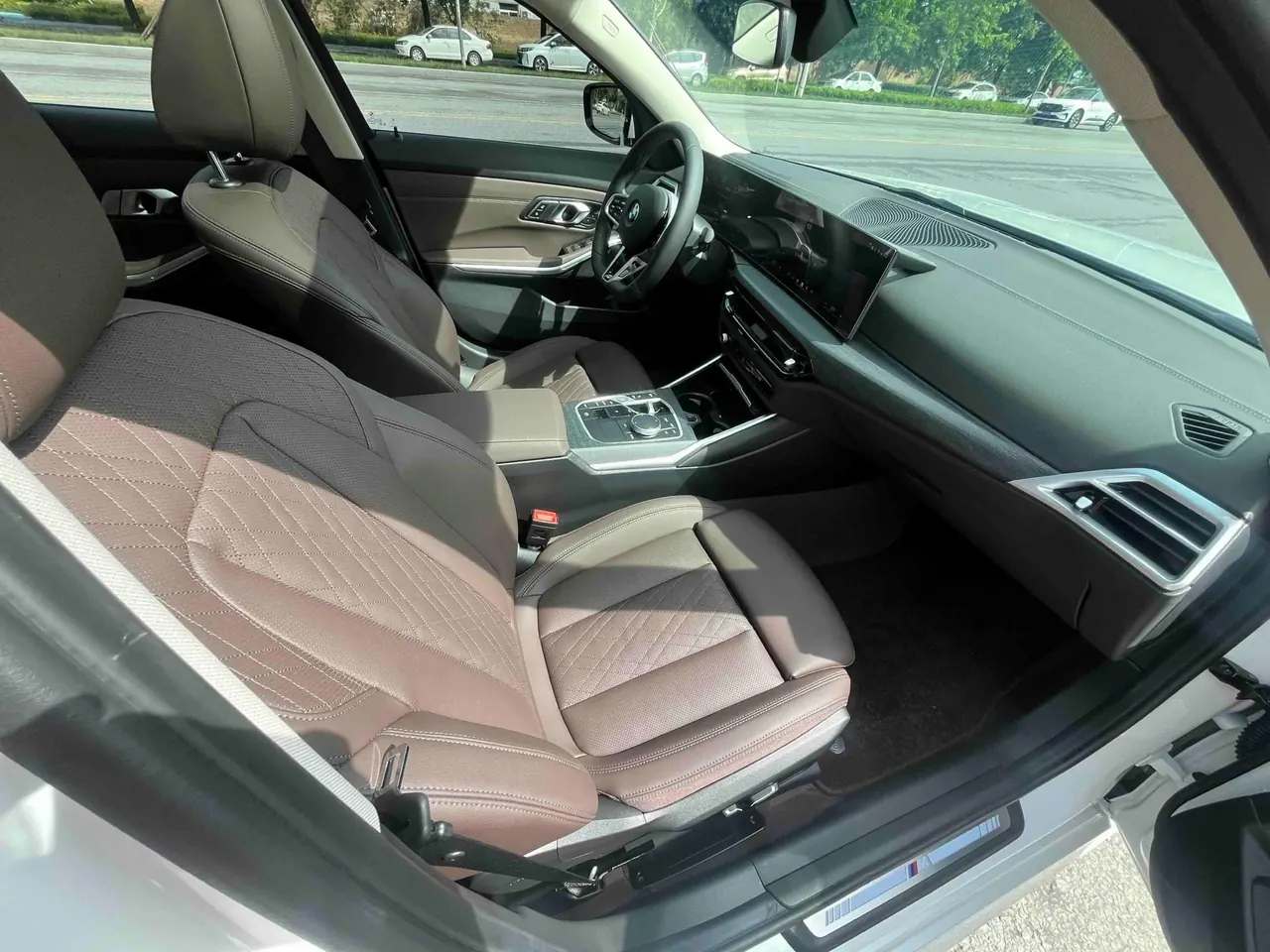 BMW 3 Series 2025 325Li 2.0T M Sports Suit Automatic Gear 13