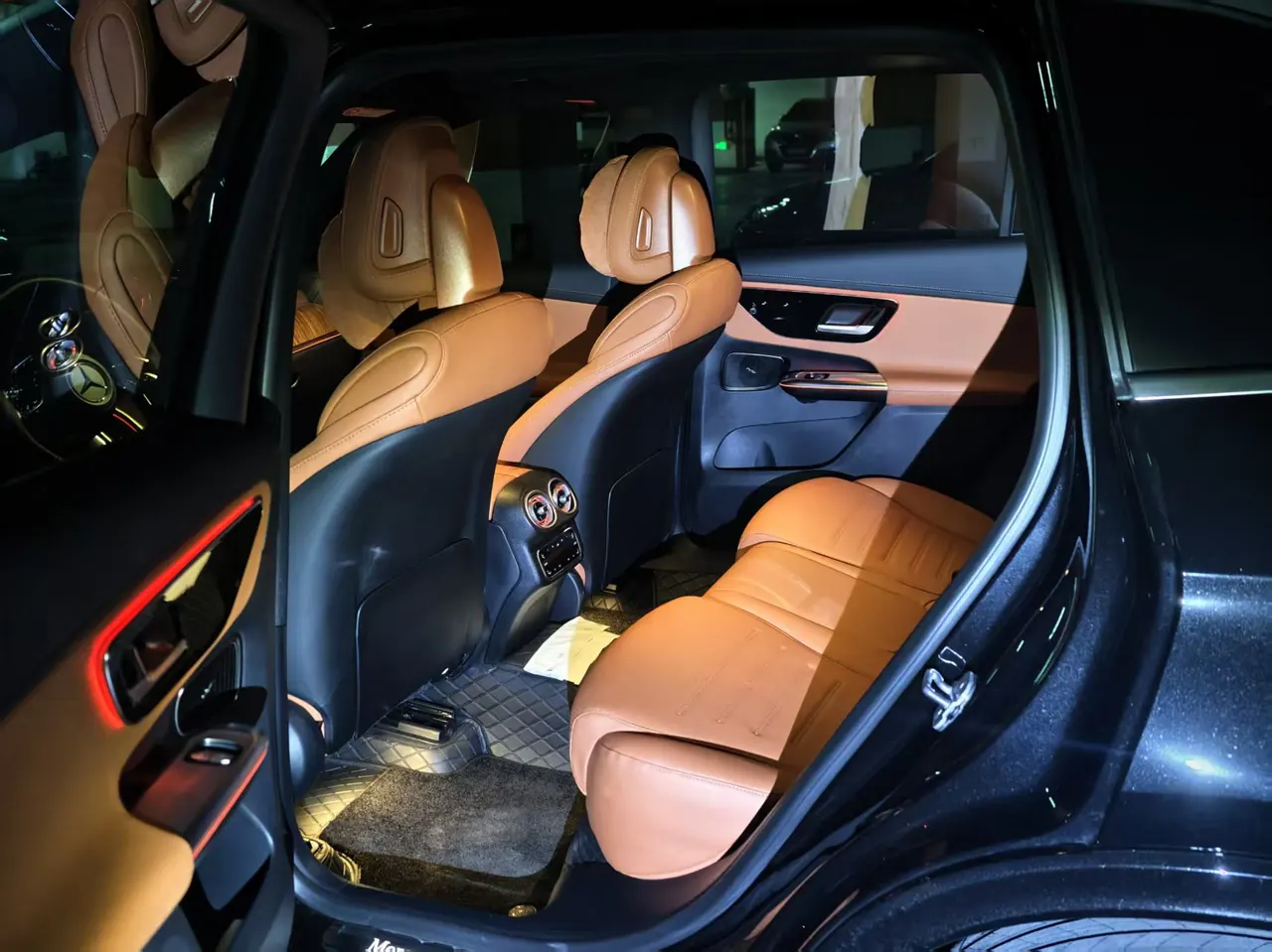 Mercedes Benz GLC Class 2025 GLC 350 e L 4MATIC 2.0T Collection Edition Automatic Gear 5