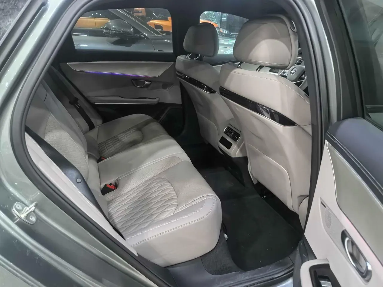 BYD 2025 Han DM-i 1.5T stepless smart driving version 245KM laser Radar flagship automatic gear 2