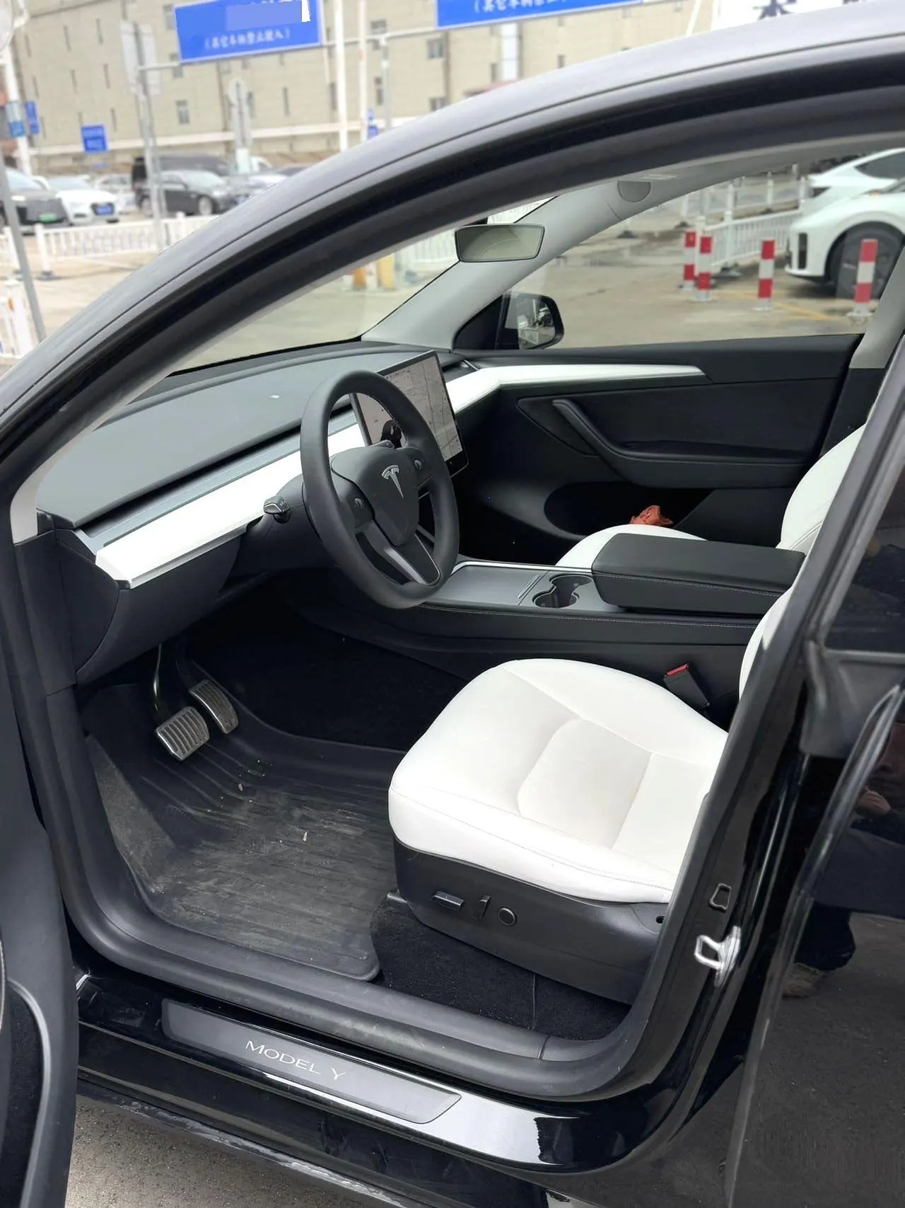 Tesla 2021 Model Y Standard Endurance Rear Drive Automatic Gear 4