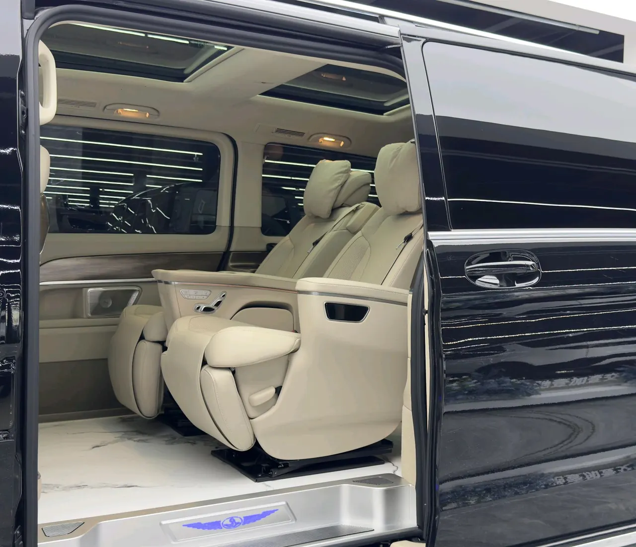 Mercedes Benz V 2022V 260 L 2.0T Deluxe Edition Automatic Gear 7