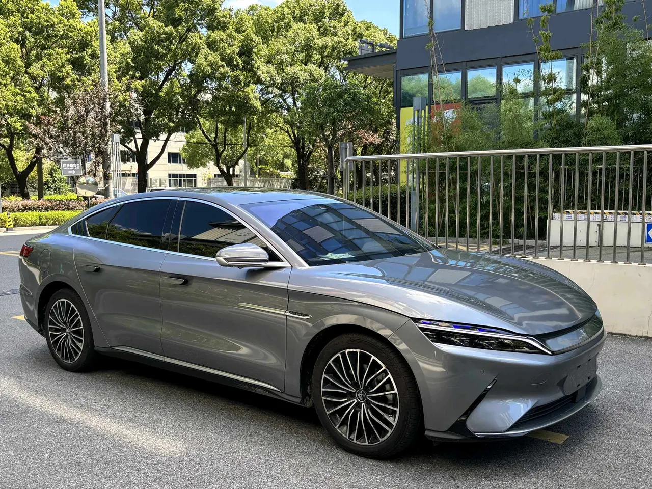 BYD 2020 Han Super Long Endurance Edition Noble Automatic Transmission 2