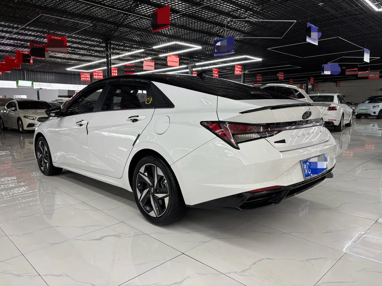 Hyundai 2021 Elantra -3-compartment 1.5 stepless LUX premium automatic gear 4