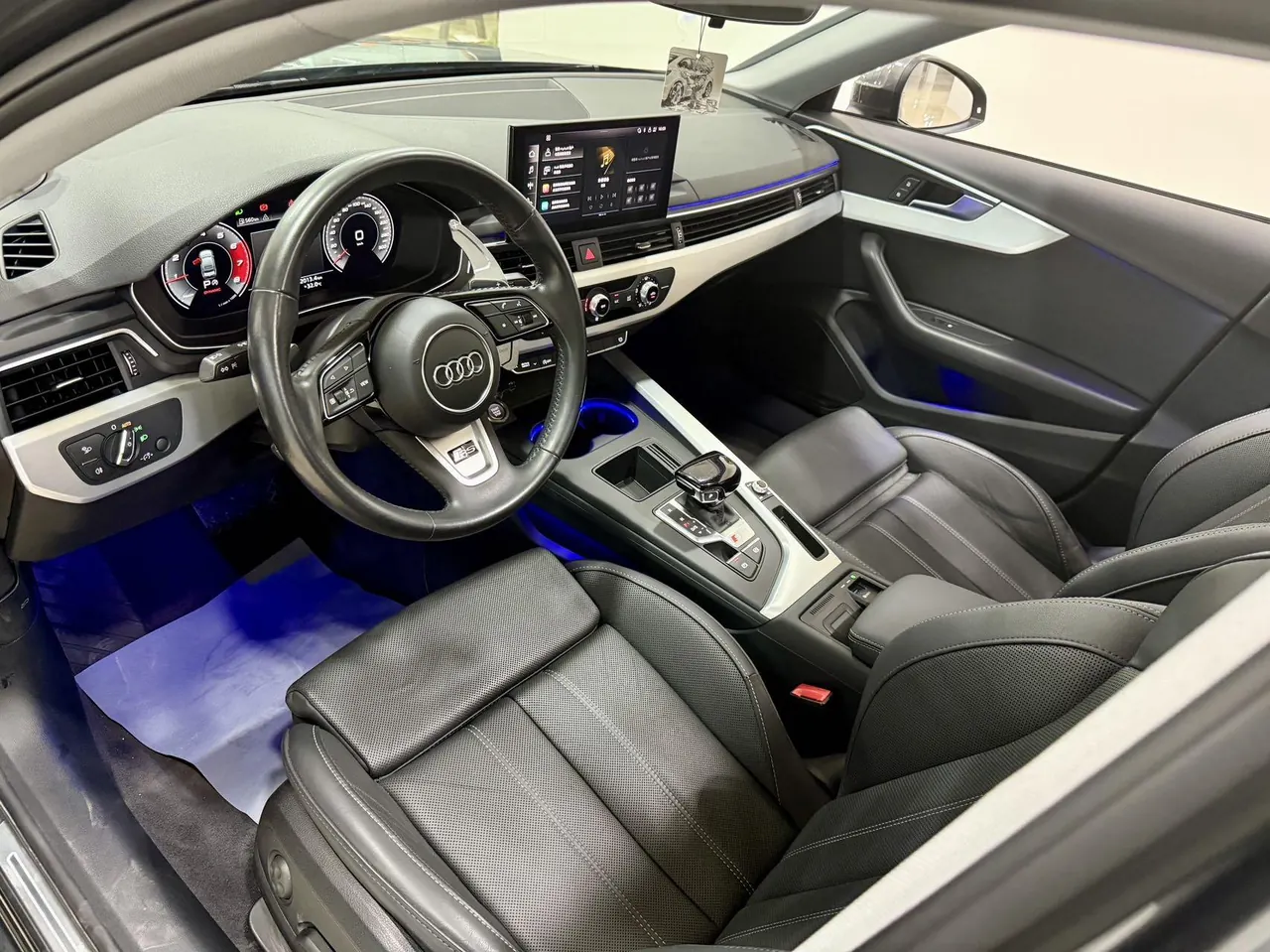 Audi 2020 A4L 2.0TFSI 40TFSI Deluxe Dynamic Automatic 6