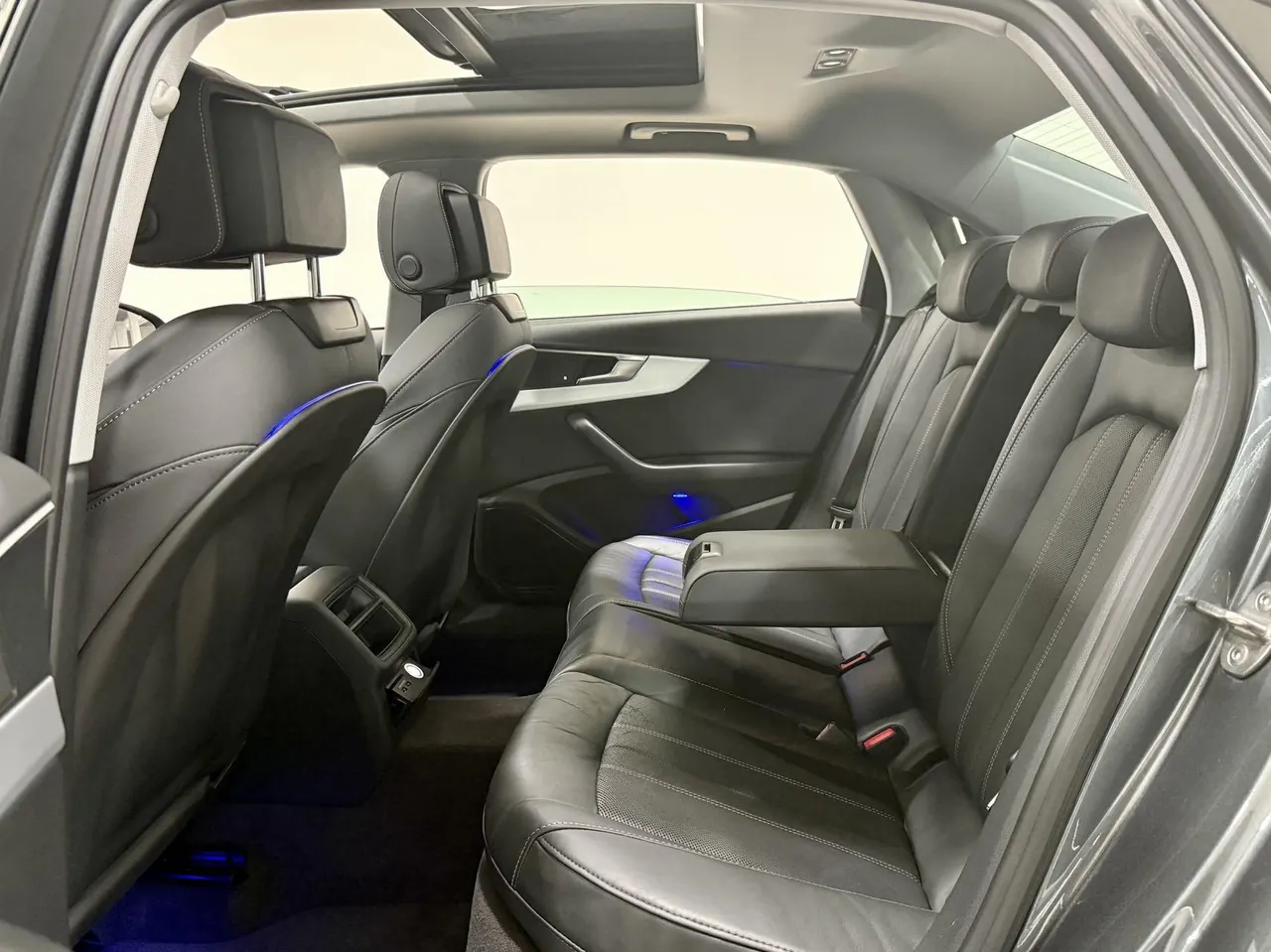 Audi 2020 A4L 2.0TFSI 40TFSI Deluxe Dynamic Automatic 7