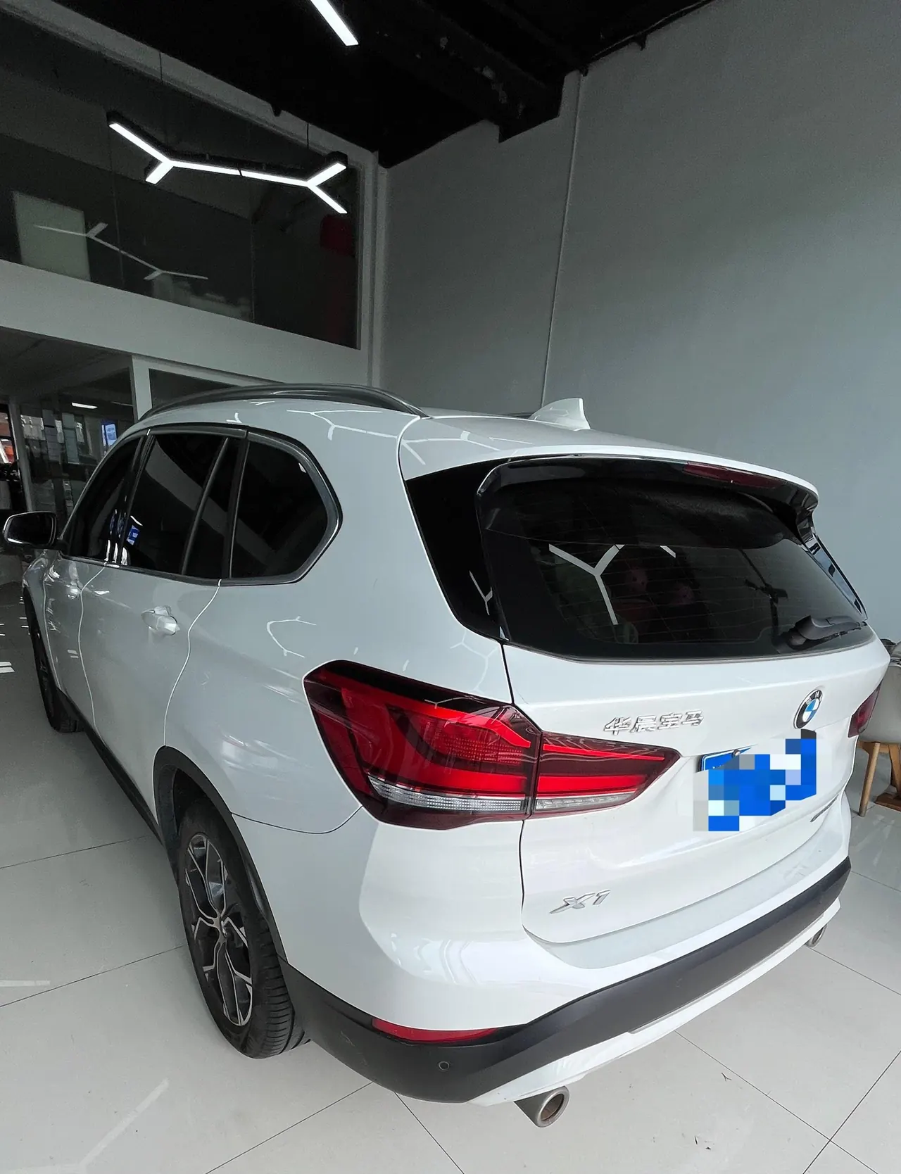 BMW 2021 X1 sDrive25Li 2.0T Leading Automatic Gear 5