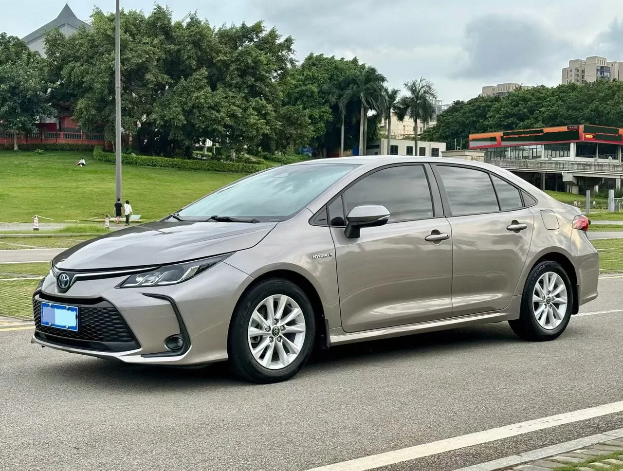 Open image lightbox: Toyota 2021 Corolla Double Engine 1.8 Stepless Elite Automatic Gear