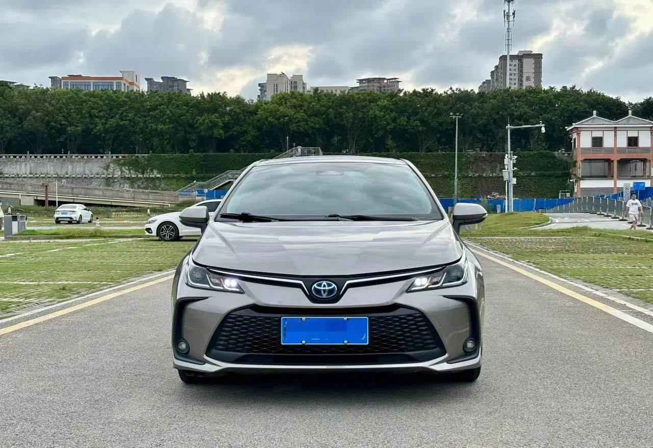 Toyota 2021 Corolla Double Engine 1.8 Stepless Elite Automatic Gear 2