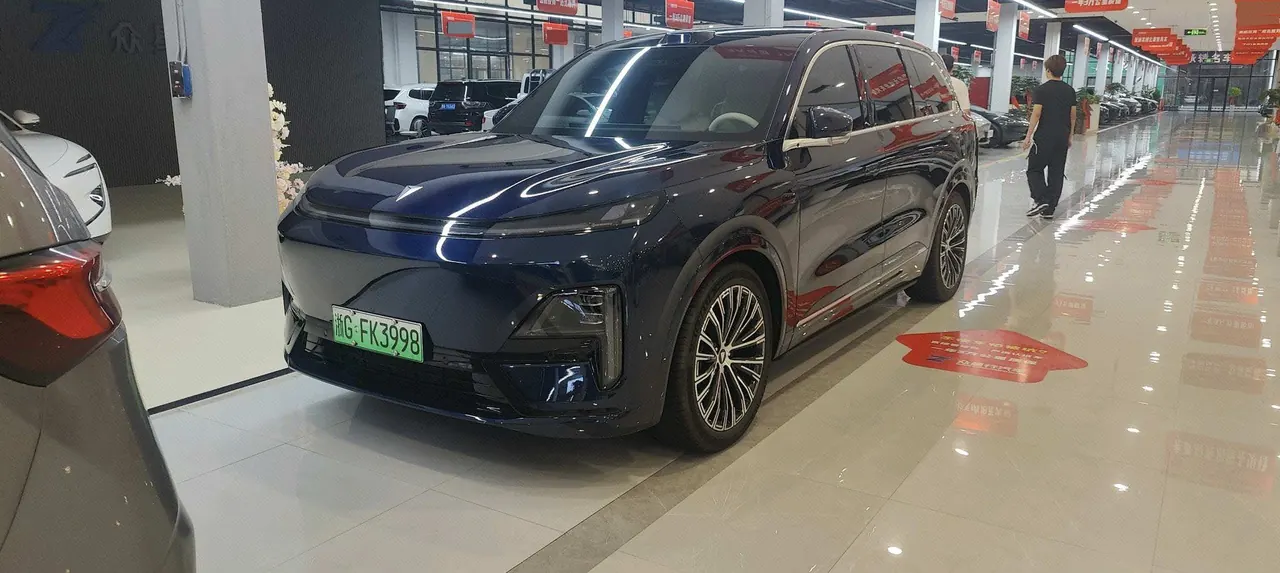 打开图片灯箱:ChangAn Deepal 2025 S09 four-wheel drive Ultra high-fixed automatic gear