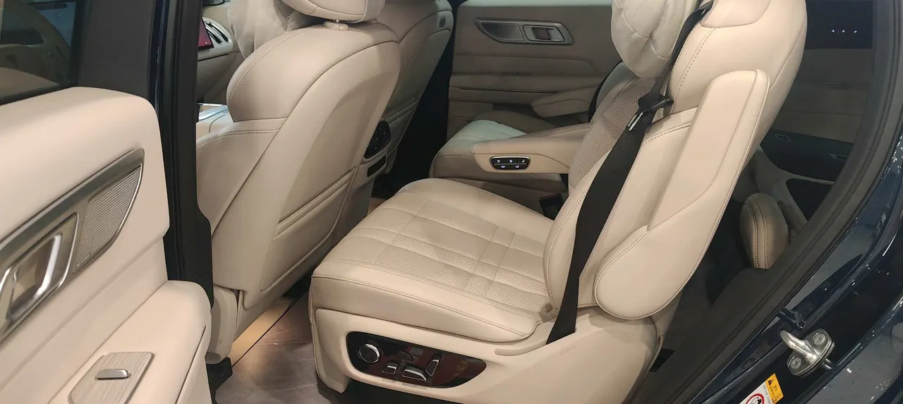 ChangAn Deepal 2025 S09 four-wheel drive Ultra high-fixed automatic gear 3