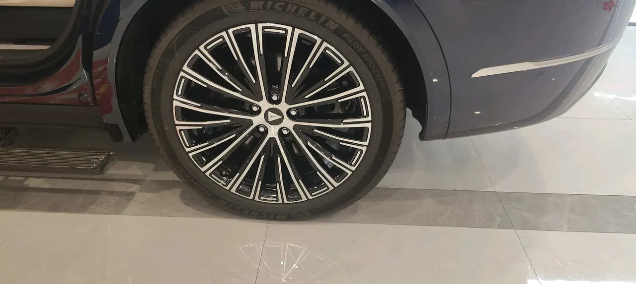 ChangAn Deepal 2025 S09 four-wheel drive Ultra high-fixed automatic gear 4