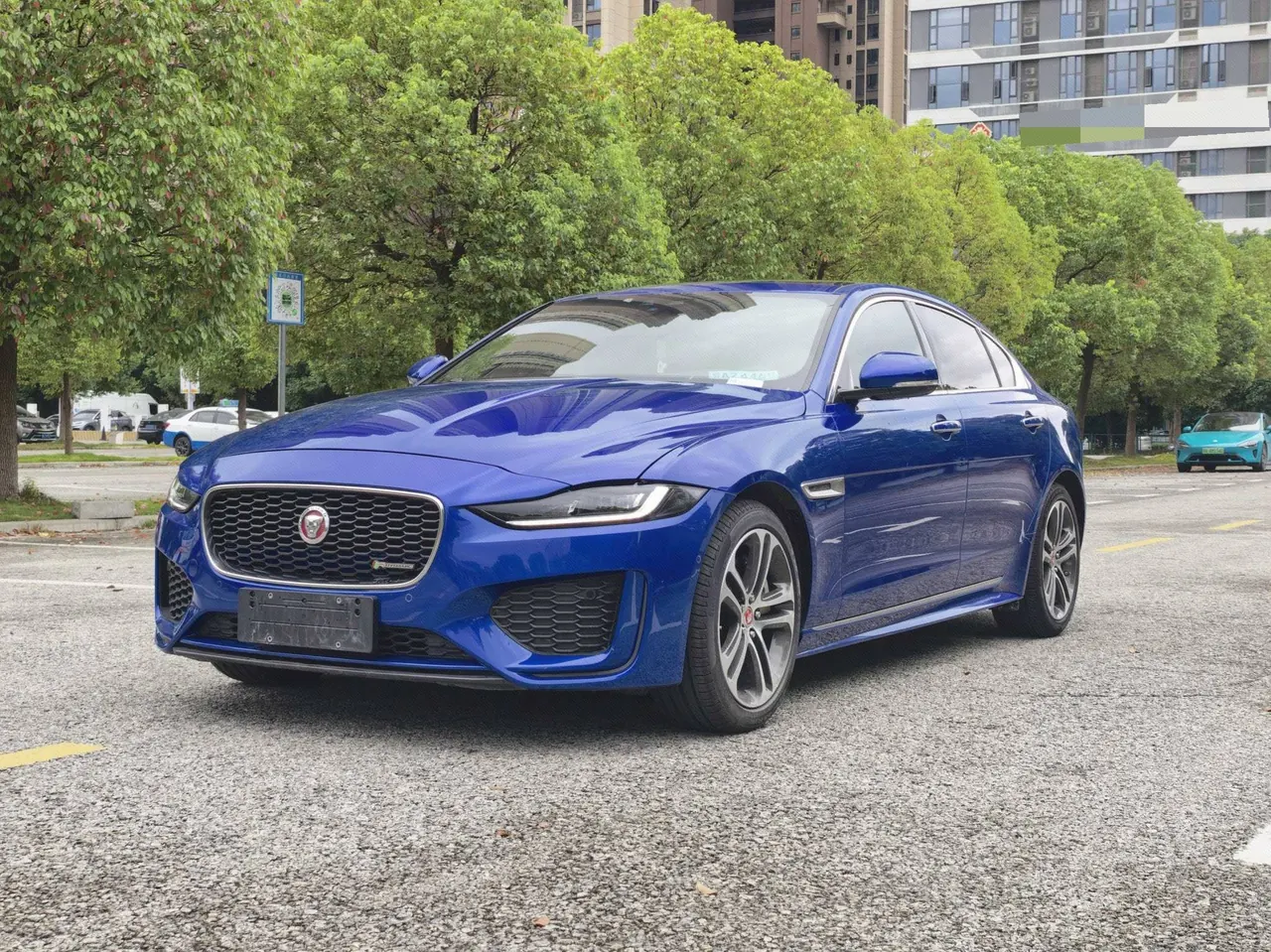打开图片灯箱:Jaguar 2020 XEL 2.0T 200PS R-DYNAMIC S Enterprising Sports Edition Automatic Gear