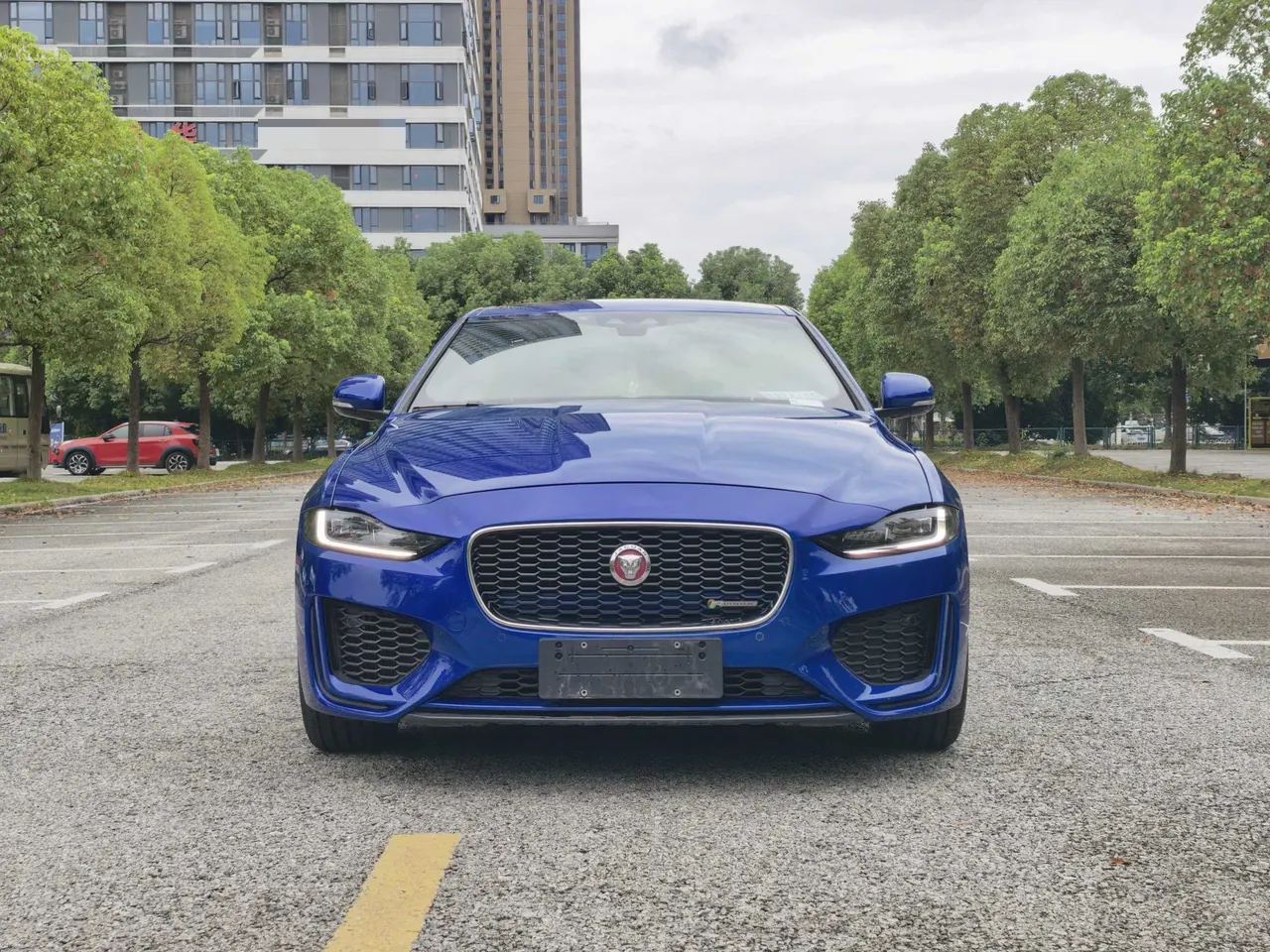 Jaguar 2020 XEL 2.0T 200PS R-DYNAMIC S Enterprising Sports Edition Automatic Gear 2